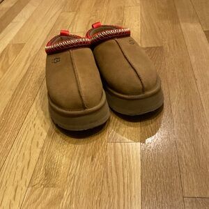 UGG Tazz II